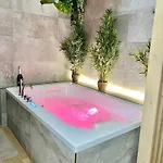 Apartment - Sauna Privatif Centre Parking Gratuit Troyes