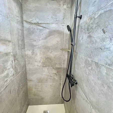 - Sauna Privatif Plein Centre Apartment Troyes